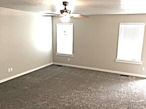 9860 W Mossywood Dr in Boise, ID - Building Photo - Building Photo