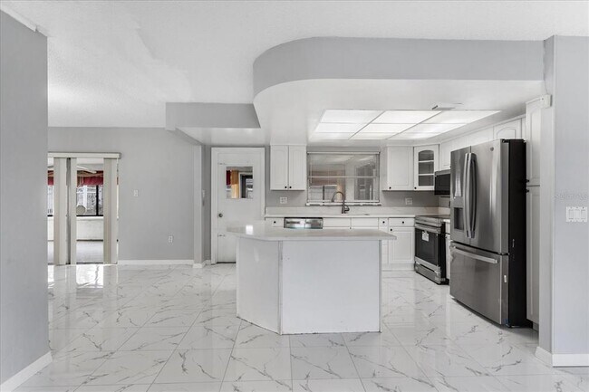 8609 Sunny Hollow Ln in Orlando, FL - Building Photo - Building Photo