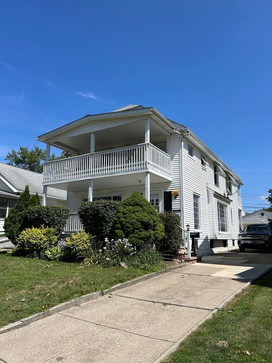 4653 Horton Rd-Unit -4653 Horton Rd (2nd Floor North) in Garfield Heights, OH - Building Photo