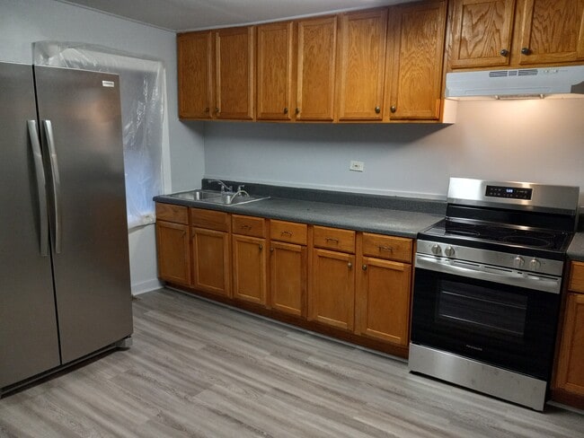 208 W Davidson Ave in Gastonia, NC - Building Photo - Building Photo