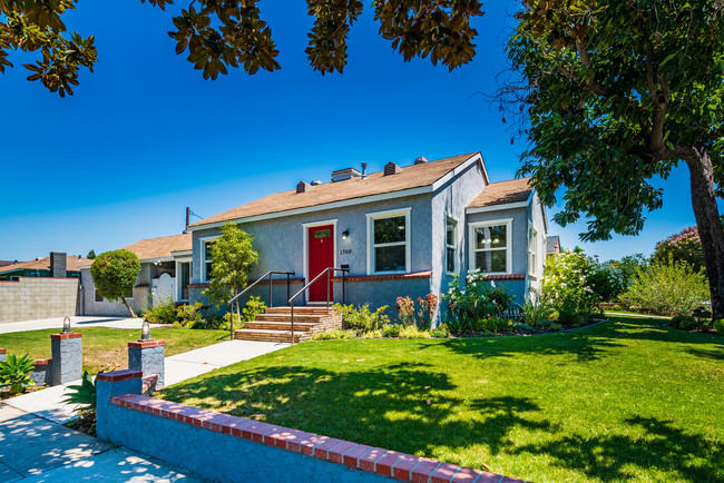 1700 N Lima St in Burbank, CA - Building Photo - Building Photo