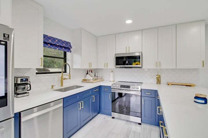 110 N Delaware Blvd in Jupiter, FL - Building Photo