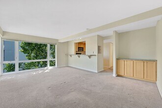 1525 Taylor Ave N in Seattle, WA - Building Photo - Building Photo