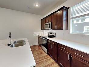 6041 W Copperhawk Dr in South Jordan, UT - Building Photo - Building Photo
