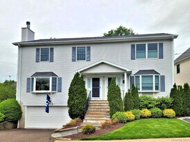 300 Jefferson Ave in Mamaroneck, NY - Building Photo