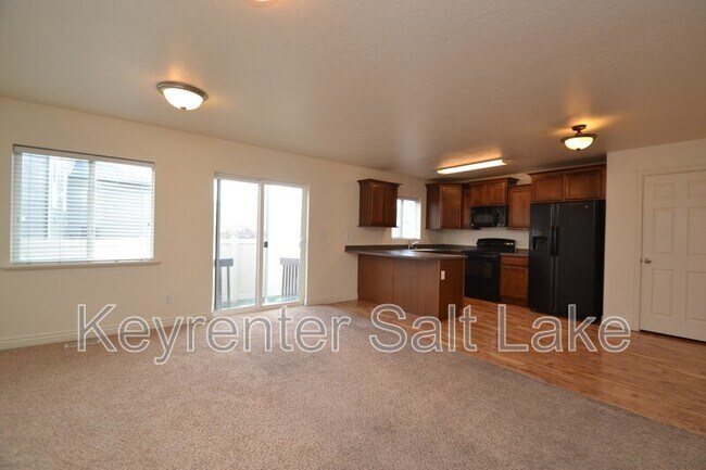 1989 N Belmont Dr in Saratoga Springs, UT - Building Photo - Building Photo