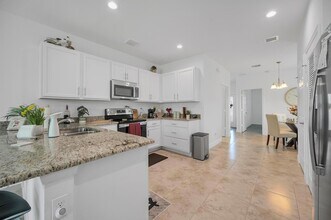 899 NE Trailside Run in Port St. Lucie, FL - Foto de edificio - Building Photo