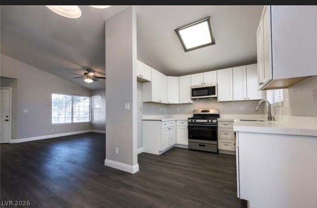 1012 Holliston Cir in Las Vegas, NV - Building Photo - Building Photo