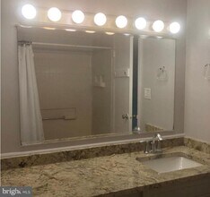 4000 Gypsy Ln-Unit -520 in Philadelphia, PA - Building Photo - Building Photo