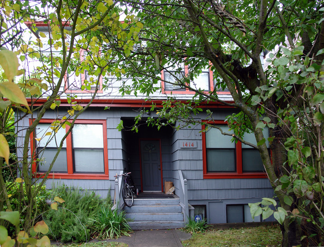 1414 W Dravus St in Seattle, WA - Building Photo - Building Photo