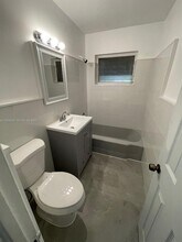 10245 SW 37th Terrace in Miami, FL - Building Photo - Building Photo