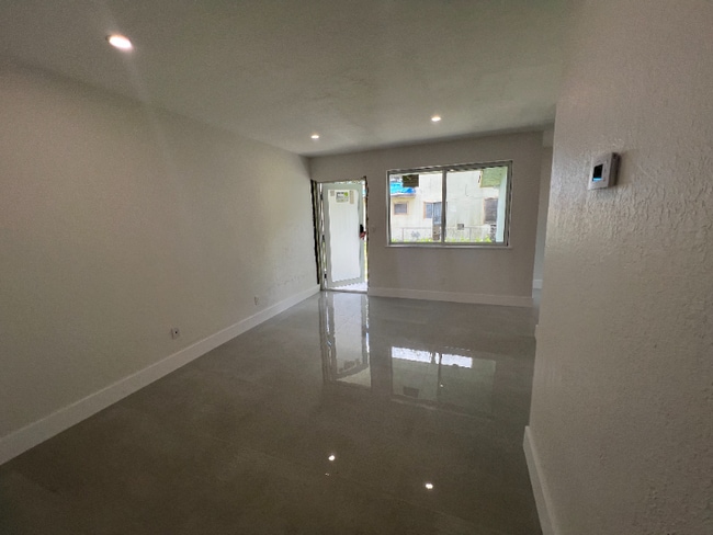 5300 NW 25th Ave