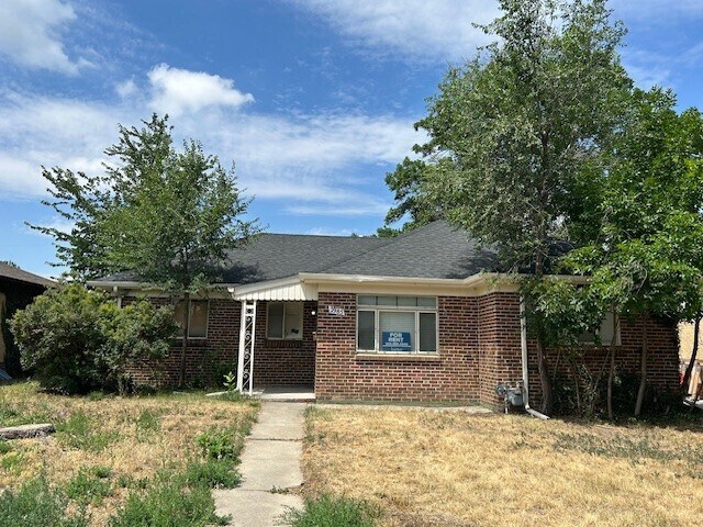 property at 2985 Ivanhoe St