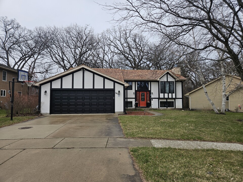 34131 Homestead Rd in Gurnee, IL - Foto de edificio