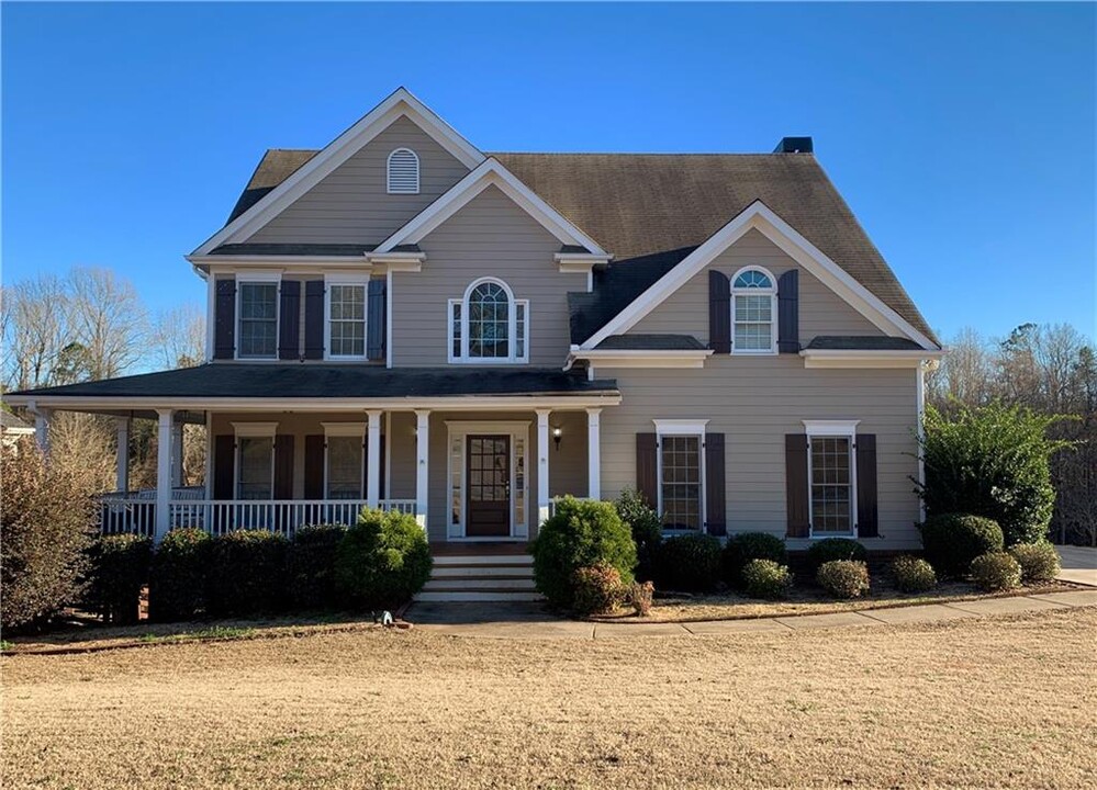 9005 Forest Path Dr in Gainesville, GA - Foto de edificio