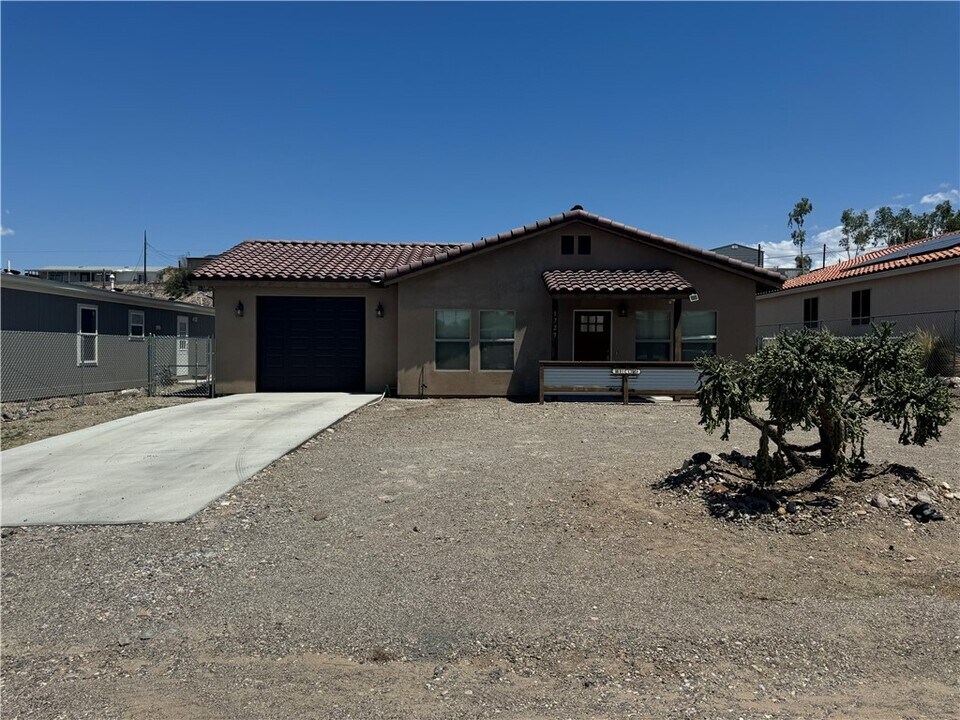 1729 Ramar Rd in Bullhead City, AZ - Building Photo