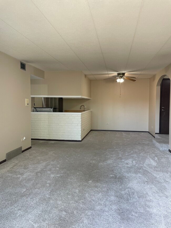 13628 Royal Ct, Unit #806
