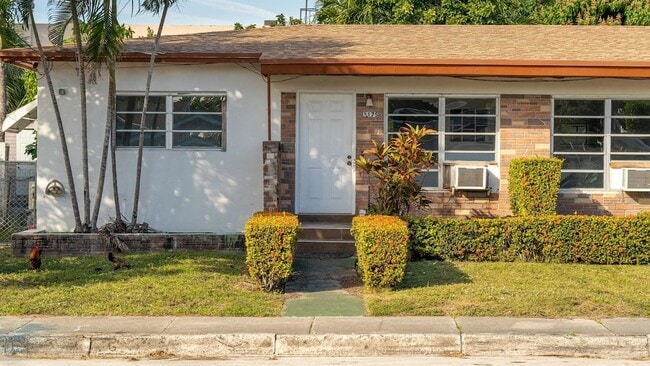 1165 SW 12th St in Miami, FL - Foto de edificio - Building Photo