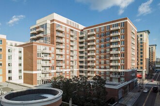 Fleet Street Residences in Oxon Hill, MD - Foto de edificio - Building Photo