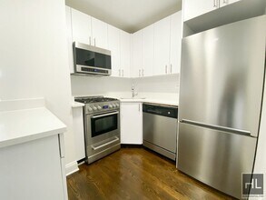 E 16 ST in New York, NY - Building Photo - Building Photo