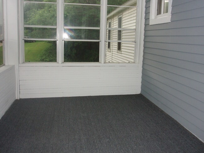525 Clark Dr NW in Comstock Park, MI - Building Photo - Building Photo
