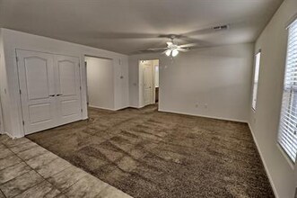 1305 W Vuelta Arvizu in Sahuarita, AZ - Building Photo - Building Photo