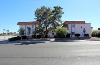 Harmon Park Villas in Las Vegas, NV - Building Photo - Building Photo