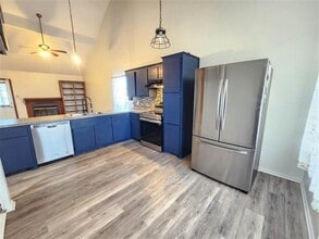 4910 SE Mills Ave in Lawton, OK - Building Photo - Building Photo