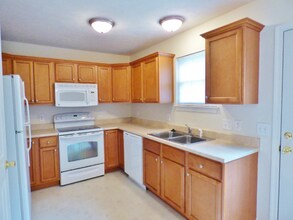 103 12th St in Grottoes, VA - Building Photo - Building Photo