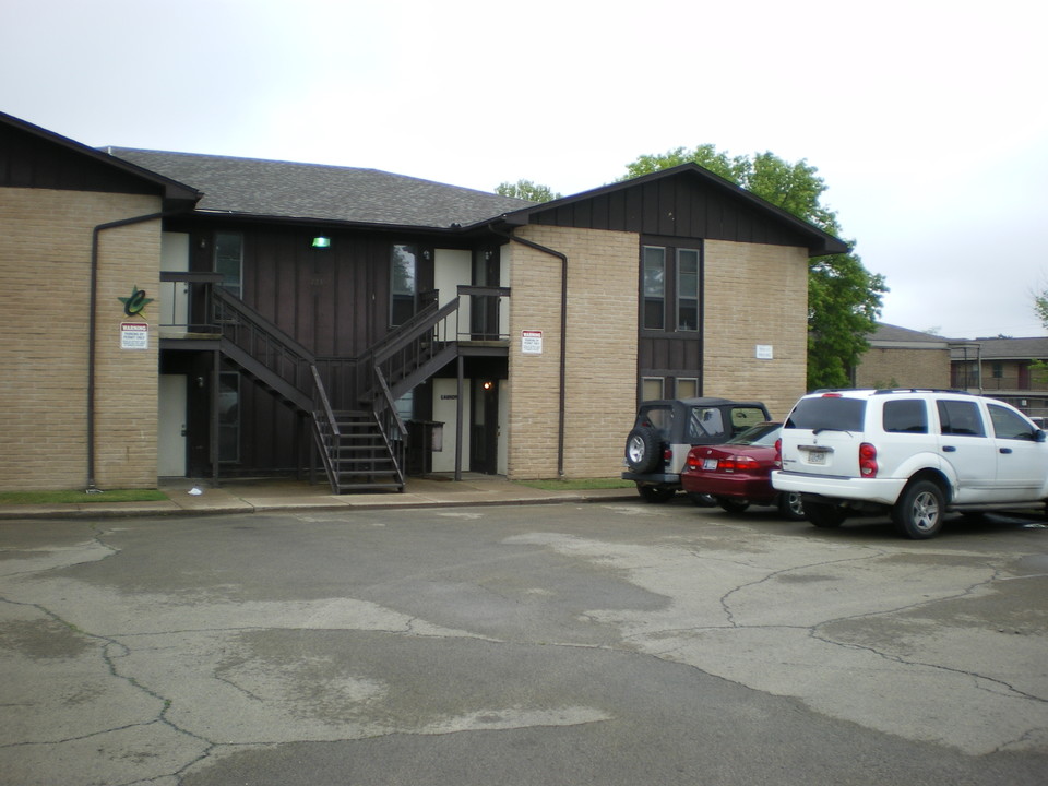 223 S Monroe St in Stillwater, OK - Building Photo