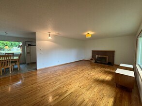 2822 Alderwood Ave in Bellingham, WA - Building Photo - Building Photo