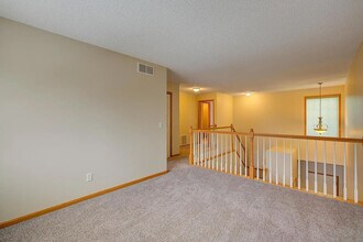 321 Heritage Trl in Circle Pines, MN - Building Photo - Building Photo