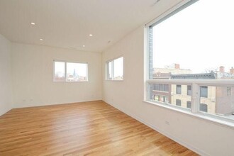 1505 N Milwaukee Ave in Chicago, IL - Building Photo - Building Photo