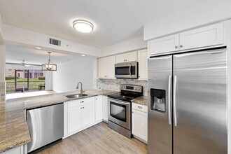 9650 Victoria Ln in Naples, FL - Building Photo - Building Photo