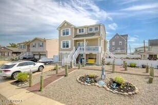 207 Ceylon Ave in Seaside Heights, NJ - Building Photo