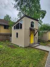 2854 E 42nd Ave in Anchorage, AK - Building Photo - Building Photo