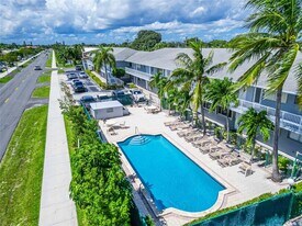 2175 NE 56th St, Unit 211 in Fort Lauderdale, FL - Building Photo