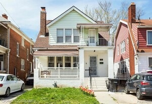 12123 Santa Rosa Dr in Detroit, MI - Building Photo