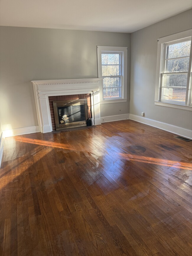 435 E Meadow Rd in Eden, NC - Building Photo - Building Photo