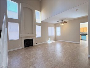 6541 Castor Tree Way in Las Vegas, NV - Building Photo - Building Photo