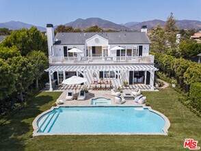 28870 Hampton Pl in Malibu, CA - Building Photo - Building Photo