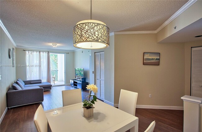 17145 N Bay Rd, Unit 4409 in Sunny Isles Beach, FL - Foto de edificio - Building Photo