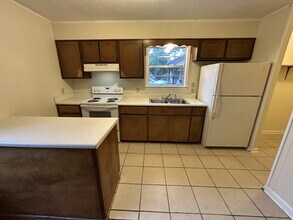 901 Greenbriar Rd in Hinesville, GA - Building Photo - Building Photo