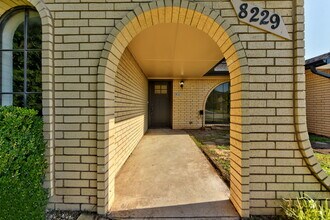 8229 NW 115th St in Oklahoma City, OK - Building Photo - Building Photo