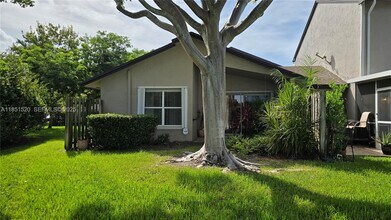 3802 NW 122nd Terrace in Sunrise, FL - Building Photo - Building Photo