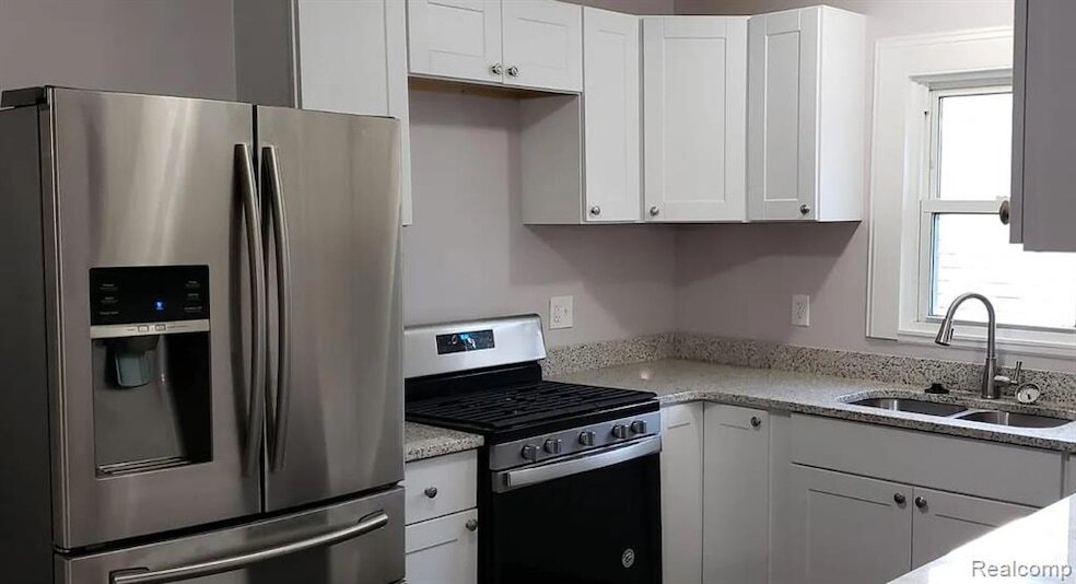 279 Madison Ave in Clawson, MI - Building Photo
