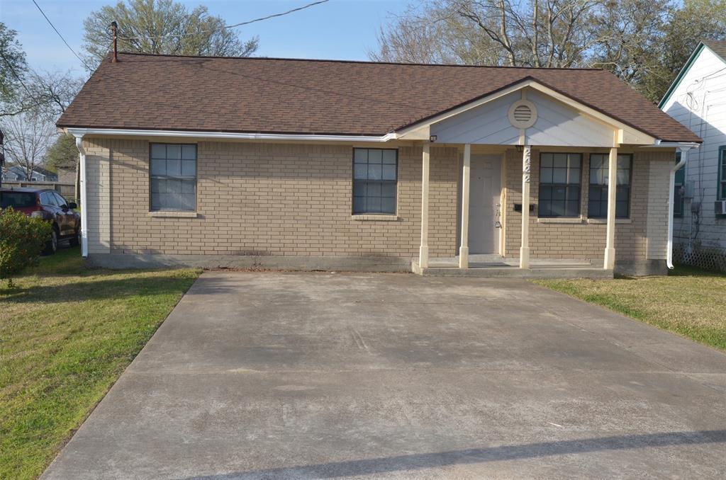 2422 4th St N in Texas City, TX - Building Photo