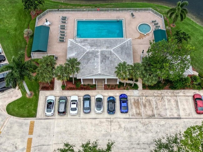 6217 Balboa Cir in Boca Raton, FL - Building Photo - Building Photo