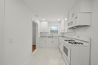 5023 Hull St in Houston, TX - Building Photo - Building Photo