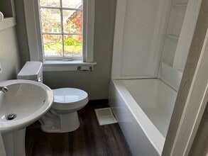 751 S St James Blvd in Evansville, IN - Foto de edificio - Building Photo